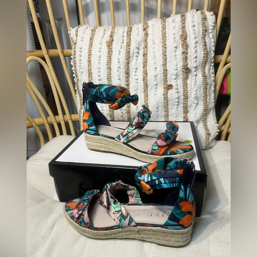 Nine West Platform Floral Boho Sandals Size 7